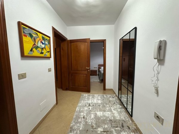 Tirane, jepet me qera apartament 2+1 Kati 6, 84 m² 650 € (Sheshi Wilson)