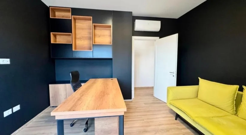 Tirane, jepet me qera zyre Kati 7, 160 m² 1.800 € (Prane Rruges se Durresit)