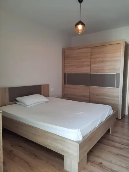 Tirane, jepet me qera apartament 1+1 Kati 2, 63 m² 450 € (Qytet Studenti)
