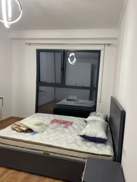 Tirane, jepet me qera apartament 1+1 Kati 3, 70 m² 500 € (Stacioni Trenit)