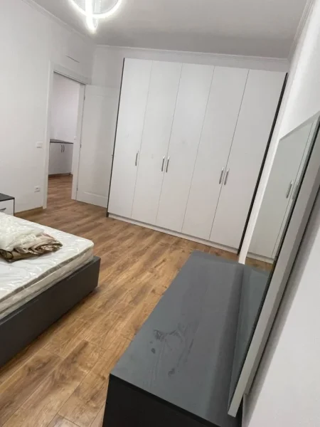 Tirane, jepet me qera apartament 1+1 Kati 3, 70 m² 500 € (Stacioni Trenit)