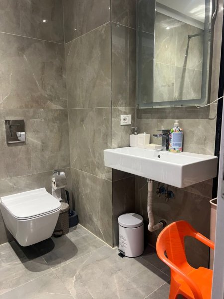 Tirane, jepet me qera apartament 2+1 Kati 7, 70 m² 600 € (Rruga Bardhyl)