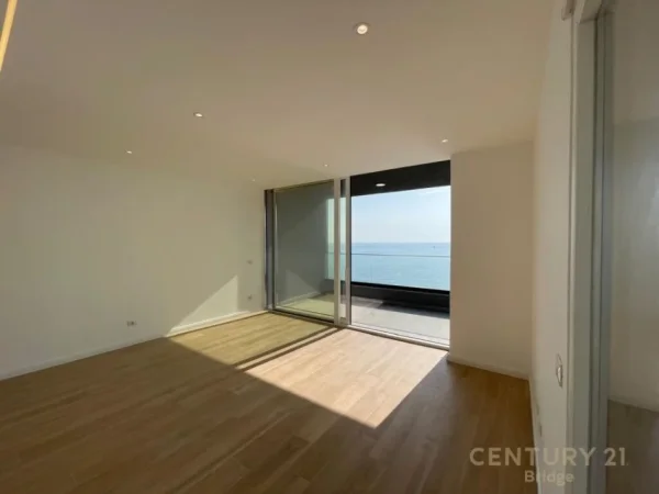 Shengjin, shitet apartament 2+1+Aneks+Ballkon Kati 8, 350.000 € 