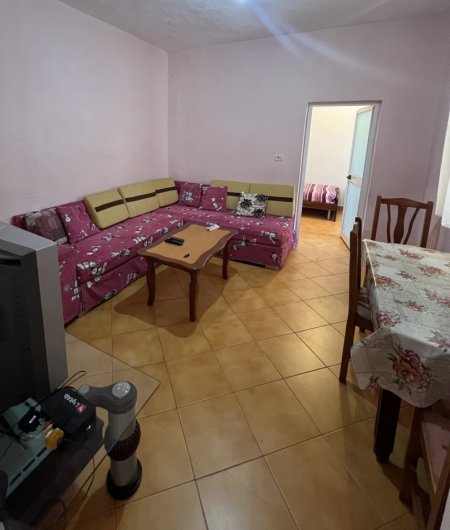 Tirane, jepet me qera apartament 2+1 Kati 2, 60 m² 300 € (Muhamet Deliu)
