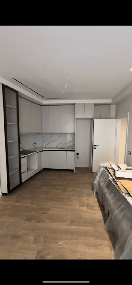 Tirane, jepet me qera apartament 1+1+Ballkon Kati 4, 60 m² 400 € (casa italia , terminali)