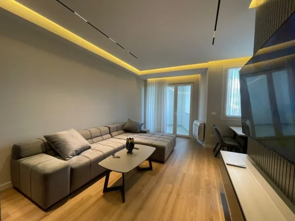 Tirane, jepet me qera apartament 2+1+Ballkon Kati 6, 105 m² 900 € (Riverside Residence Astir)