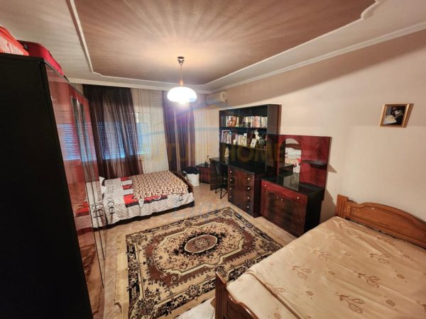 Tirane, shitet apartament 3+1+Ballkon Kati 7, 163 m² 330.000 € (KOMUNA E PARISIT)