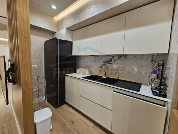 Durres, shitet apartament 2+1+Ballkon Kati 2, 102 m² 180.000 € (Mali i Robit)