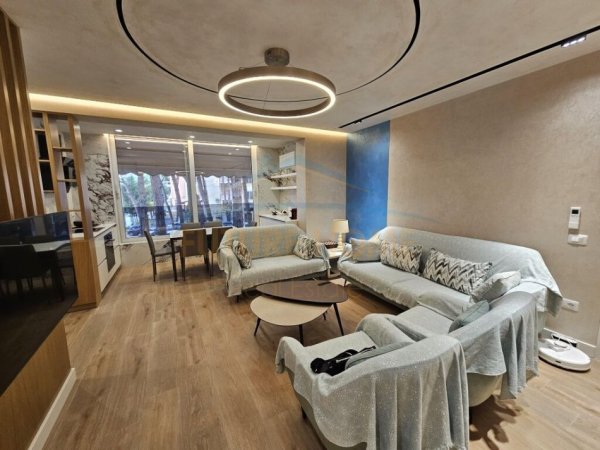 Durres, shitet apartament 2+1+Ballkon Kati 2, 102 m² 180.000 € (Mali i Robit)