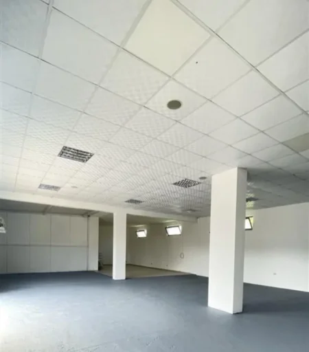 Tirane, jepet me qera ambjent biznesi Kati 0, 200 m² 600 € (Autostrada Tirane-Durres, Kashar)