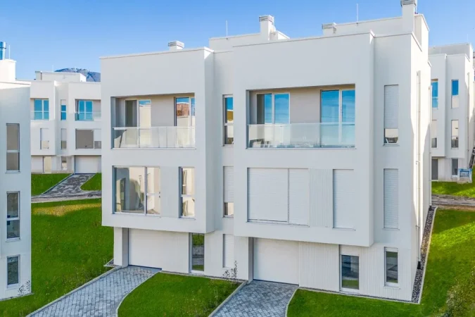 Tirane, shitet Vile 3+1+Ballkon , 197 m² 320.000 € 