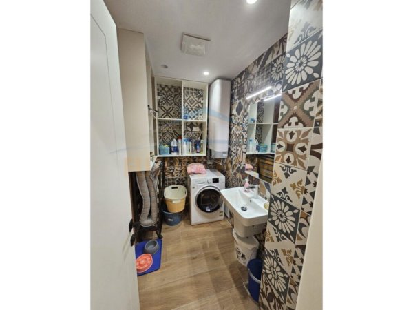 Mali Robit, shitet apartament 2+1+Ballkon Kati 2, 102 m² 180.000 € (Durres)