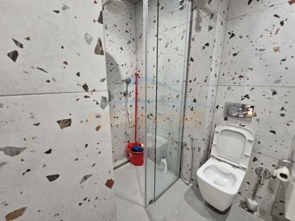 Mali Robit, shitet apartament 2+1+Ballkon Kati 2, 102 m² 180.000 € (Durres)