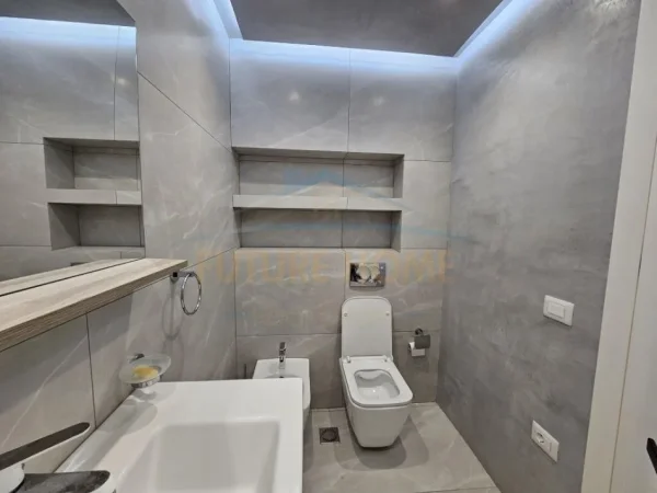 Mali Robit, shitet apartament 2+1+Ballkon Kati 2, 102 m² 180.000 € (Durres)