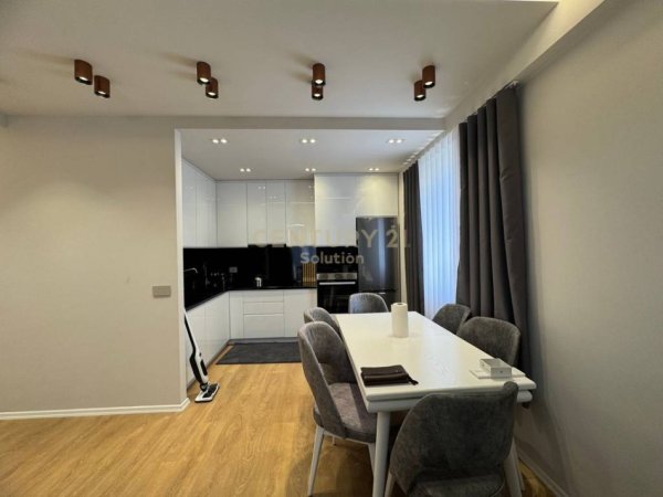 Tirane, shitet apartament 2+1+Ballkon , 299.000 € (liqeni ithate)