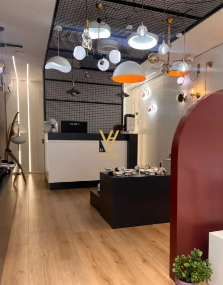 Tirane, shitet dyqan Kati 0, 60 m² 150.000 € (RRUGA NAIM FRASHERI)