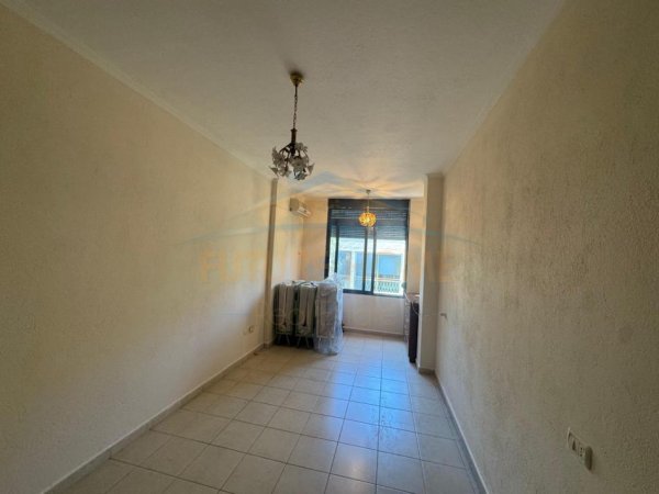 Shkembi Kavajes, shitet apartament 1+1 Kati 4, 60 m² 63.000 € (Durres)