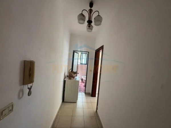 Shkembi Kavajes, shitet apartament 1+1 Kati 4, 60 m² 63.000 € (Durres)