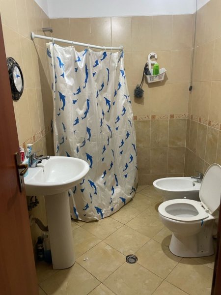 Tirane, jap me qera apartament 2+1+Ballkon Kati 6, 110 m² 450 € (Rr.Kongresi i Manastirit)