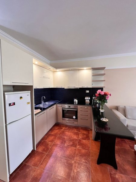Tirane, jepet me qera apartament 2+1 Kati 6, 80 m² 600 € (Komuna e Parisit)