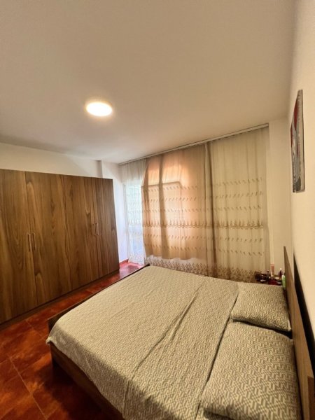 Tirane, jepet me qera apartament 2+1 Kati 6, 80 m² 600 € (Komuna e Parisit)