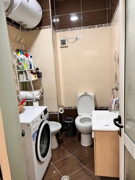 Tirane, jepet me qera apartament 2+1 Kati 6, 80 m² 600 € (Komuna e Parisit)