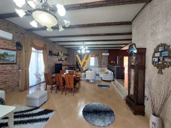 Tirane, shitet Vile dhe Shtepi Private, 5+1+6 Ballkone Kati 0, 267 m² 600.000 € (SHKOZE)