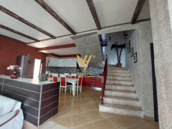 Tirane, shitet Vile dhe Shtepi Private, 5+1+6 Ballkone Kati 0, 267 m² 600.000 € (SHKOZE)