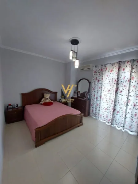 Tirane, shitet Vile dhe Shtepi Private, 5+1+6 Ballkone Kati 0, 267 m² 600.000 € (SHKOZE)