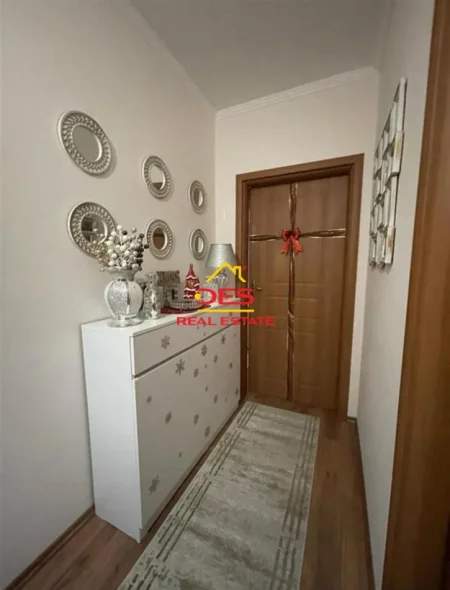 Tirane, shitet apartament 3+1+Ballkon Kati 1, 122 m² 240.000 € 