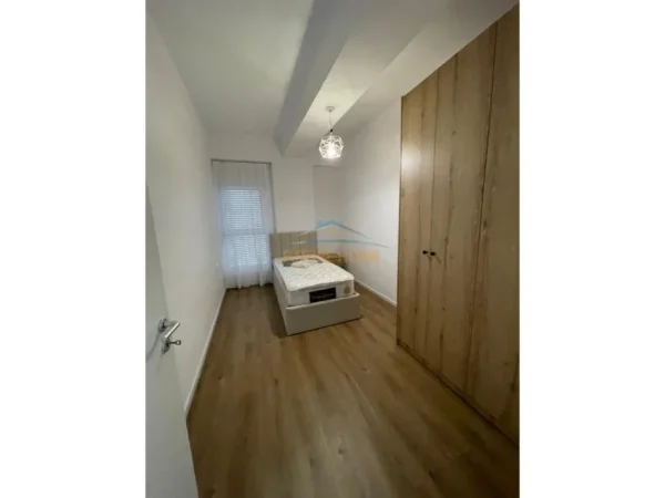 Tirane, jepet me qera apartament 2+1+Aneks+Ballkon Kati 5, 85 m² 550 € (rezidenca kaimi ali dem)