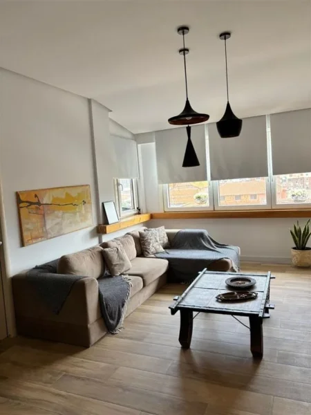 Shqiperi, jepet me qera apartament 2+1 Kati 7, 114 m² 800 € (STACIONI TRENIT)