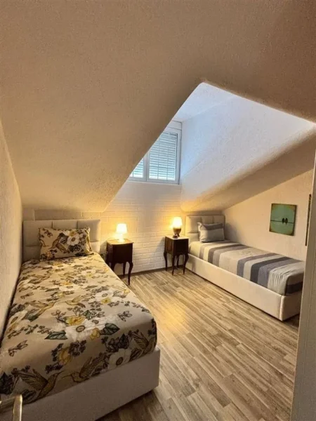 Shqiperi, jepet me qera apartament 2+1 Kati 7, 114 m² 800 € (STACIONI TRENIT)