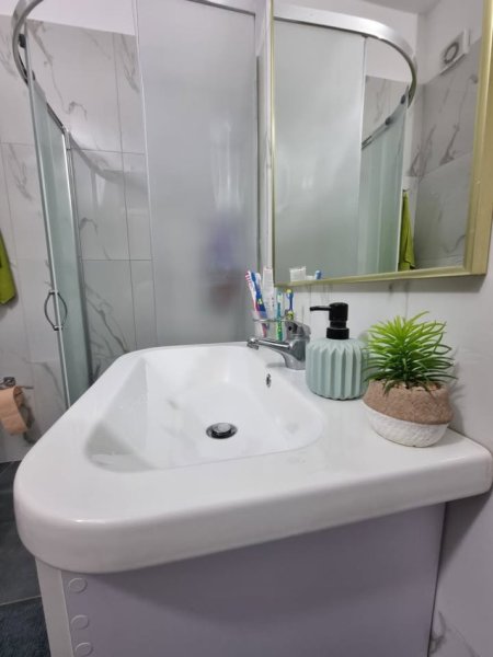 Shqiperi, shes apartament 1+1+Aneks+Ballkon Kati 3, 58 m² 125.000 € (Qerret Mbas Hotel Supreme)