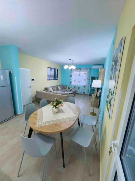 Tirane, jepet me qera apartament 2+1+Ballkon , 170 m² 1.100 € (Rruga e Elbasanit)