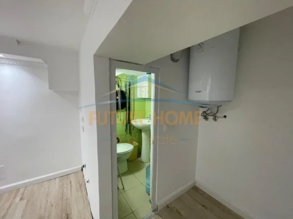 Tirane, jepet me qera ambjent biznesi Kati 0, 20 m² 900 € (Rruga Vaso Pasha)