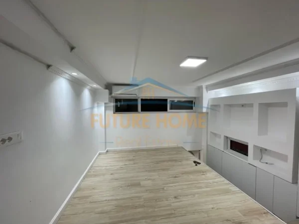 Tirane, jepet me qera ambjent biznesi Kati 0, 20 m² 900 € (Rruga Vaso Pasha)