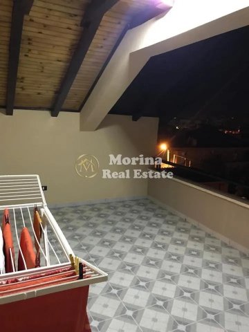 Tirane, jepet me qera apartament 3+1 Kati 3, 120 m² 550 € (Xhamllik)