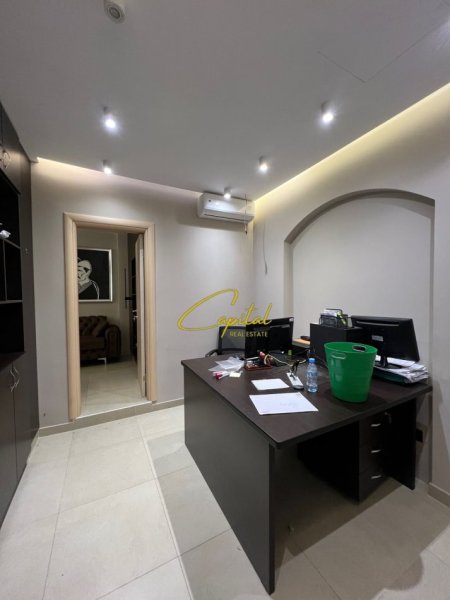 Tirane, jepet me qera zyre Kati 1, 30 m² 600 € (RRUGA MYSLYM SHYRI)