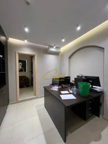 Tirane, jepet me qera zyre Kati 1, 30 m² 600 € (RRUGA MYSLYM SHYRI)