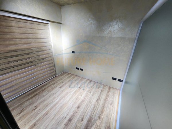 Tirane, jepet me qera ambjent biznesi Kati 0, 40 m² 500 € (Sheshi Willson)