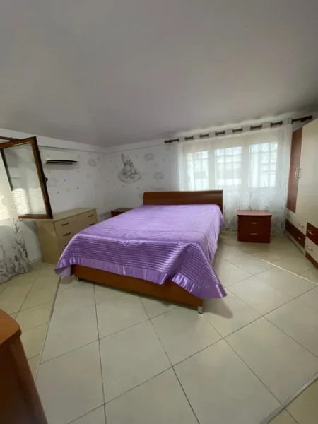 Tirane, jepet me qera apartament 1+1 Kati 4, 70 m² 400 € (mbrapa Globit)