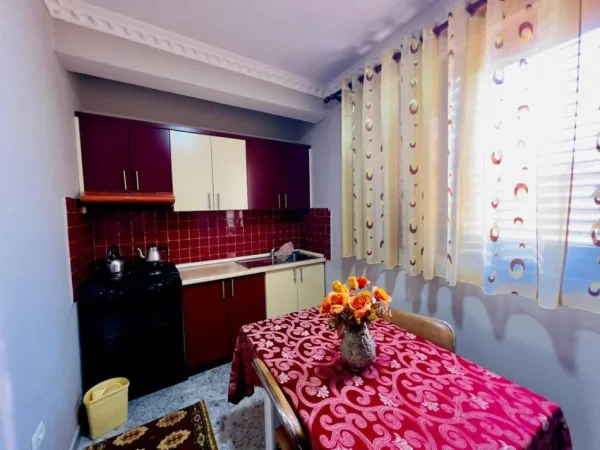 Tirane, jepet me qera apartament Kati 1, 80 m² 490 € (Astir)