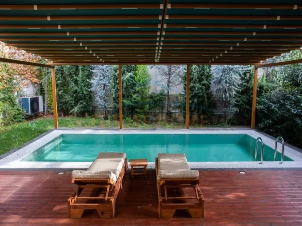 Tirane, shitet Vile 3 Katshe Kati 0, 380 m² 818.000 € (Rezidenca Porta e Gjelber, Sauk)