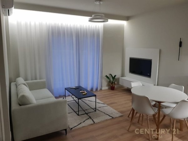 Tirane, jepet me qera apartament 2+1 Kati 2, 750 m² 750 € (rezidenca Kodra e Diellit)