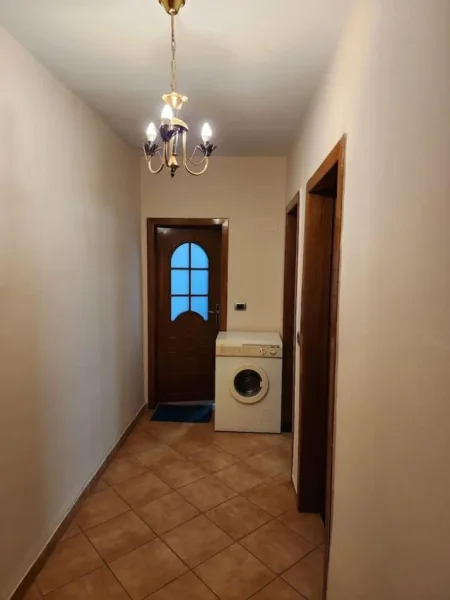 Tirane, jepet me qera apartament 1+1+Aneks+Ballkon Kati 2, 60 m² 500 € (Rr. Thanas Ziko)