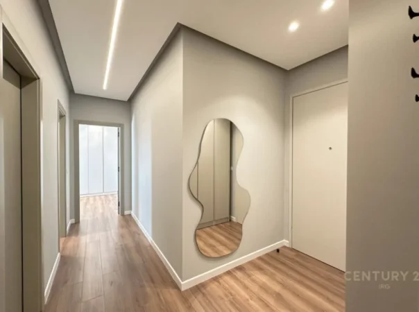 Tirane, jepet me qera apartament 2+1+Ballkon Kati 4, 102 m² 1.000 € (Zogu i Zi)