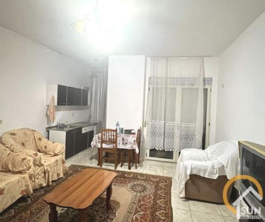 Shkoder, jepet me qera apartament 1+1+BLK Kati 5, 65 m² 22.000 Leke (QENDER)