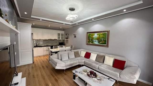 Tirane, jepet me qera apartament 2+1 Kati 5, 105 m² 550 Euro