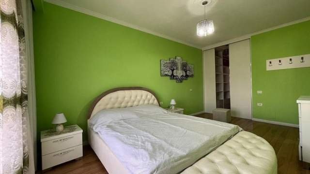 Tirane, jepet me qera apartament 2+1 Kati 5, 105 m² 550 Euro